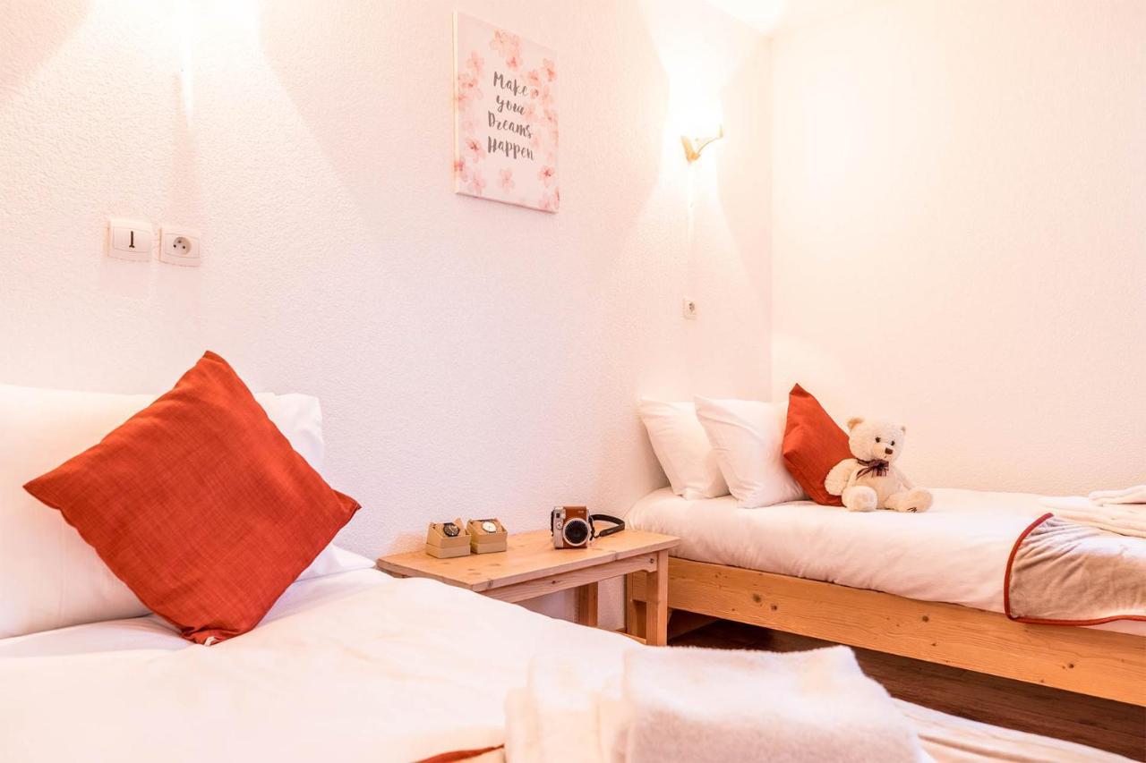 Madame Vacances Les Chalets Du Berger Premium*** La Feclaz Bagian luar foto